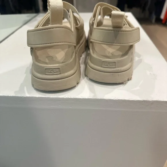 UGG Cream Kids Sandals - Picture 4 of 5